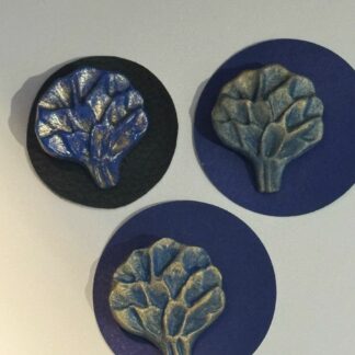 BROCHE ARTICHAUT EN JESMONITE ANNA KOBYLARZ